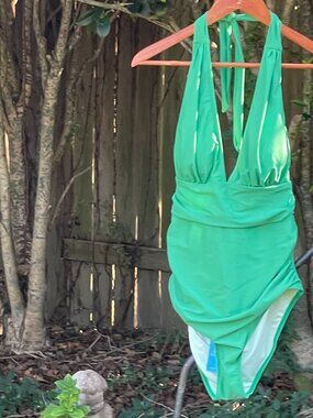 Cupshe Green Halter Plunge One Piece Swimsuit Size L NWT Whimsigoth Boho Beach